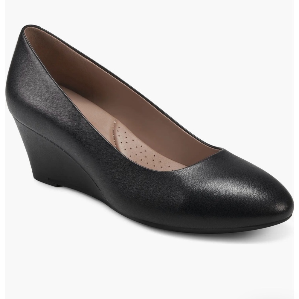 AEROSOLES Black Leather Wedge Pumps